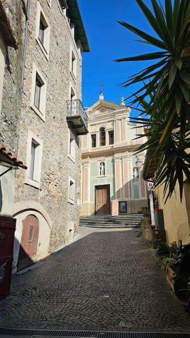 Car.Lo. Casa Vacanze Dolceacqua Exterior photo